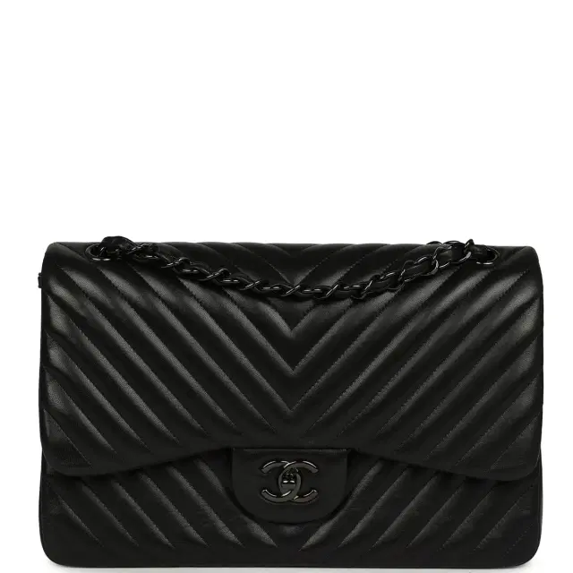 Chanel Pre-owned Chanel Jumbo Classic Chevron Double Flap Bag So Black Lambskin Black Hardware