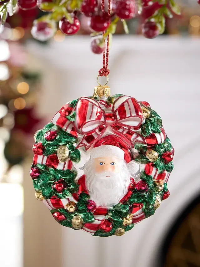 Glassware Art Studio Santa Wreath Glass Ornament