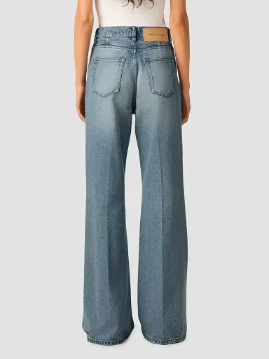AMI PARIS Women's Flare Fit Mid-Rise Jeans | Thumbnail 3 AMI PARIS Women's Flare Fit Mid-Rise Jeans | Thumbnail 3
