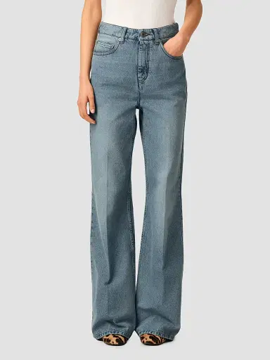 AMI PARIS Women's Flare Fit Mid-Rise Jeans | Thumbnail 4 AMI PARIS Women's Flare Fit Mid-Rise Jeans | Thumbnail 4