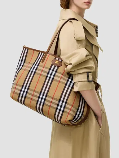 Burberry Women's Medium Bloomsbury Check Reversible Tote Bag | Thumbnail 2