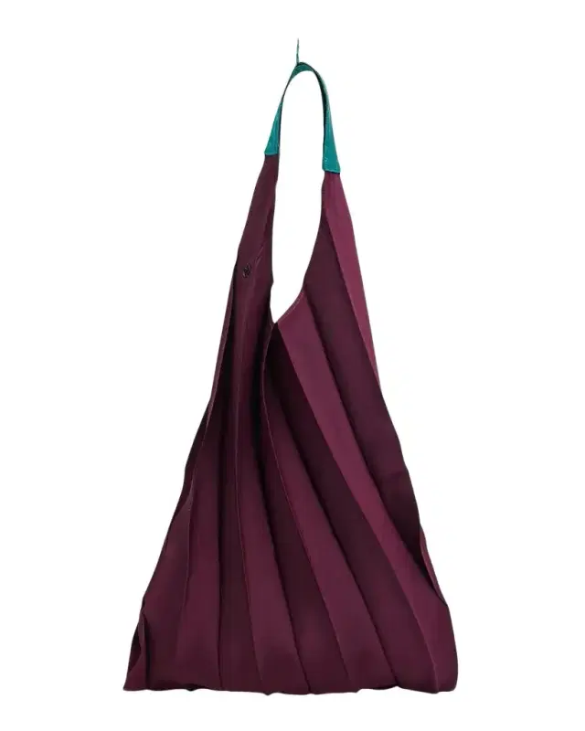 Issey Miyake Men's Guru Guru Packable Pleated Tote Bag