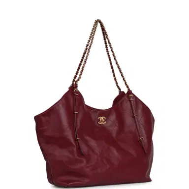 Chanel Chanel Maxi Coco Shopping Bag Burgundy Shiny Calfskin Antique Gold Hardware | Thumbnail 2 Chanel Chanel Maxi Coco Shopping Bag Burgundy Shiny Calfskin Antique Gold Hardware | Thumbnail 2