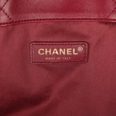 Chanel Chanel Maxi Coco Shopping Bag Burgundy Shiny Calfskin Antique Gold Hardware | Thumbnail 8 Chanel Chanel Maxi Coco Shopping Bag Burgundy Shiny Calfskin Antique Gold Hardware | Thumbnail 8