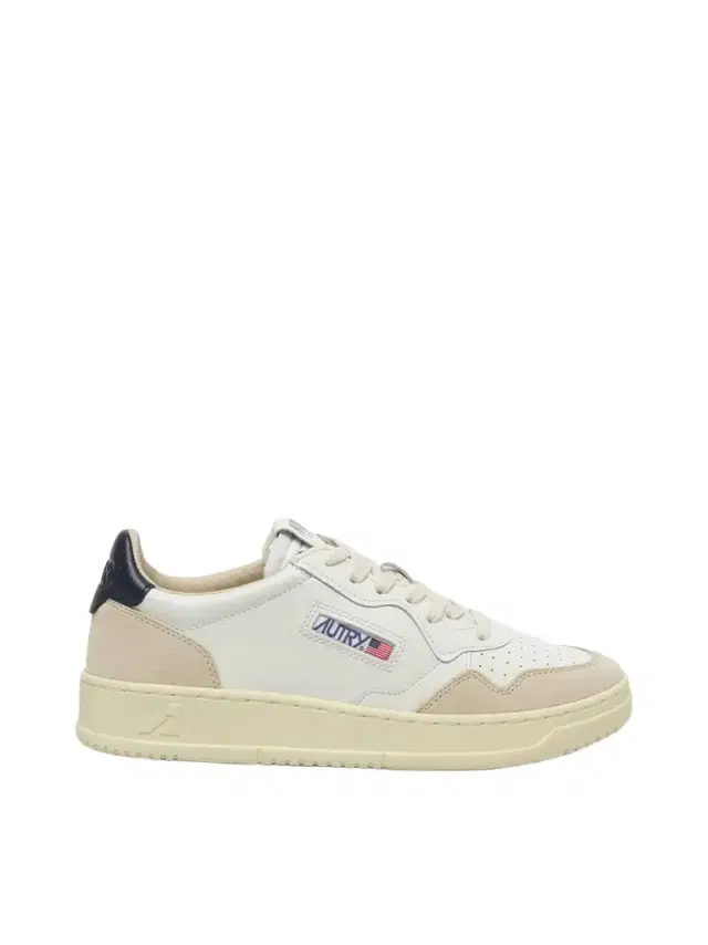 Autry Medalist Low Sneakers in White/blue White