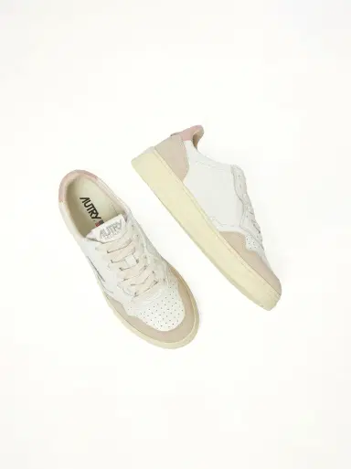 Autry Medalist Low Sneakers in White/powder White | Thumbnail 4 Autry Medalist Low Sneakers in White/powder White | Thumbnail 4