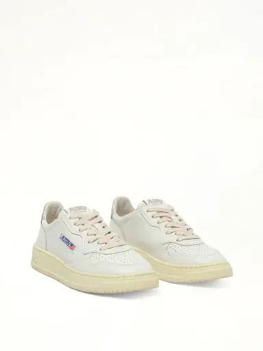 Autry Medalist Low Sneakers in White/silver White | Thumbnail 3 Autry Medalist Low Sneakers in White/silver White | Thumbnail 3