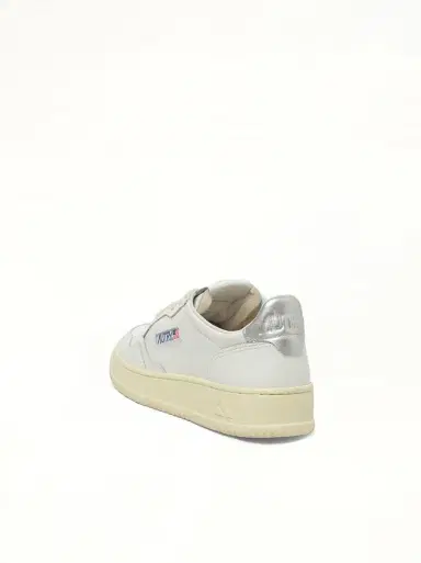 Autry Medalist Low Sneakers in White/silver White | Thumbnail 4 Autry Medalist Low Sneakers in White/silver White | Thumbnail 4
