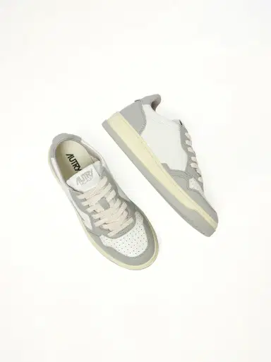 Autry Medalist Low Sneakers in White/vapor White | Thumbnail 2 Autry Medalist Low Sneakers in White/vapor White | Thumbnail 2