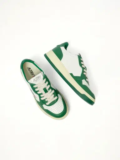 Autry Medalist Low Bicolour Sneakers in White/green White | Thumbnail 2 Autry Medalist Low Bicolour Sneakers in White/green White | Thumbnail 2