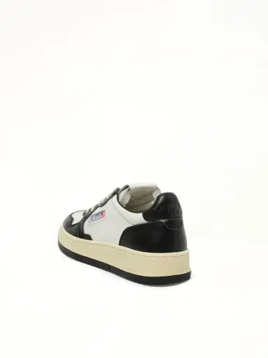 Autry Medalist Low Bicolour Sneakers in White/black White | Thumbnail 4 Autry Medalist Low Bicolour Sneakers in White/black White | Thumbnail 4