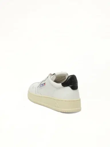Autry Medalist Low Sneakers in White/black White | Thumbnail 4 Autry Medalist Low Sneakers in White/black White | Thumbnail 4