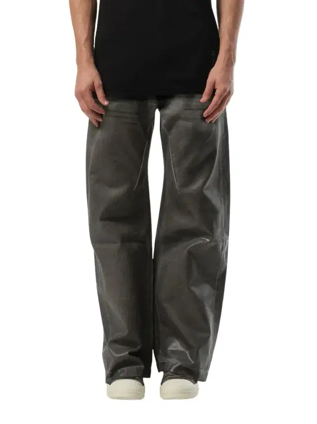 RICK OWENS DRKSHDW Geth Jeans in Dark Dust Brown