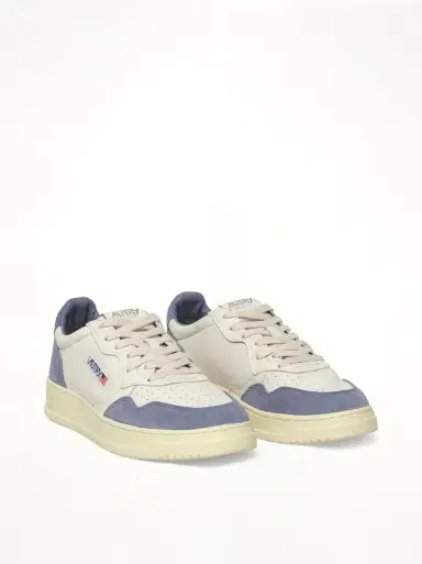 Autry Medalist Low Sneaker | Thumbnail 3 Autry Medalist Low Sneaker | Thumbnail 3