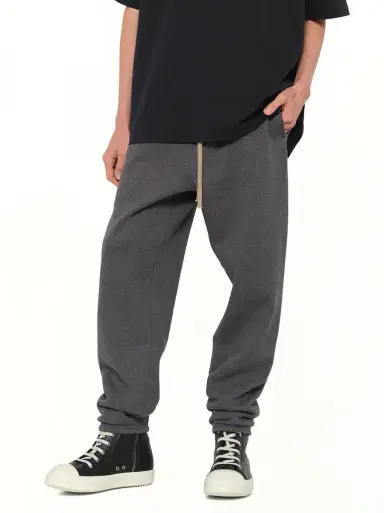 Fear of God Essentials Classic Sweatpant | Thumbnail 6 Fear of God Essentials Classic Sweatpant | Thumbnail 6