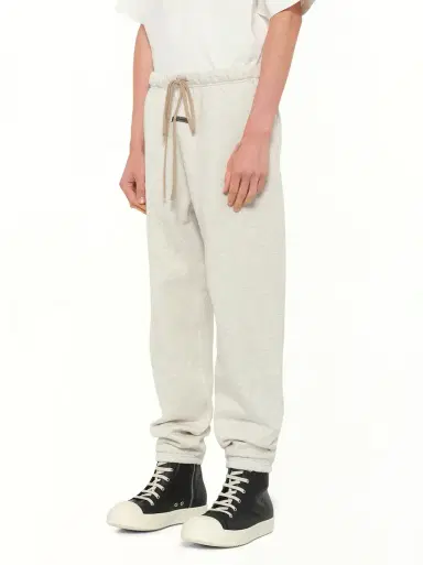 Fear of God Essentials Classic Sweatpant | Thumbnail 2 Fear of God Essentials Classic Sweatpant | Thumbnail 2