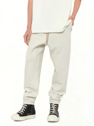Fear of God Essentials Classic Sweatpant | Thumbnail 6 Fear of God Essentials Classic Sweatpant | Thumbnail 6