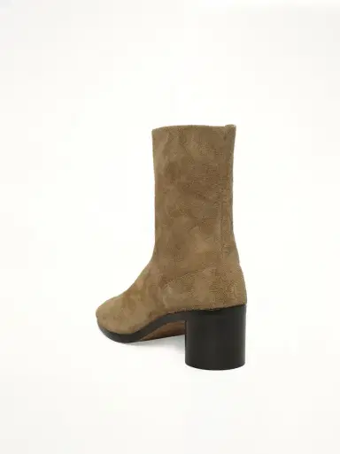 Maison Margiela Tabi Ankle 8cm Boots | Thumbnail 2 Maison Margiela Tabi Ankle 8cm Boots | Thumbnail 2