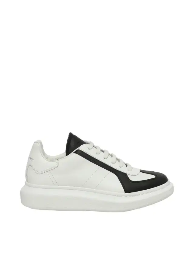 Alexander McQueen Larry Oversized Sneaker in White/black/latte White