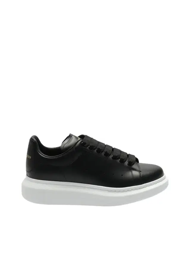 Alexander McQueen Larry Oversized Sneakers in Black/white