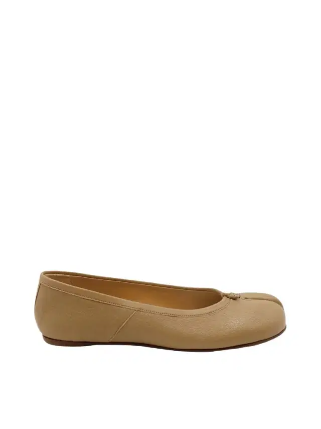 Maison Margiela Tabi Ballerina Shoes in Nude Beige