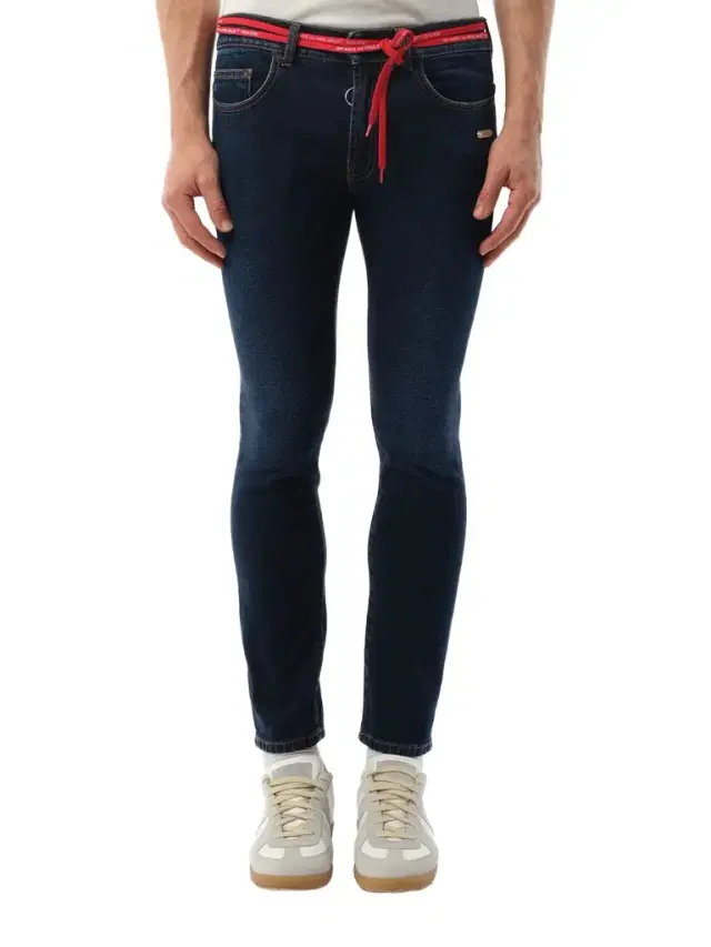 Off-White Skinny Jeans in Bleach Blue