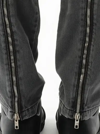 Givenchy Jeans | Thumbnail 2