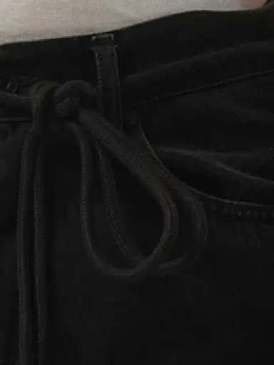Off-White E. M Slim Jeans | Thumbnail 3