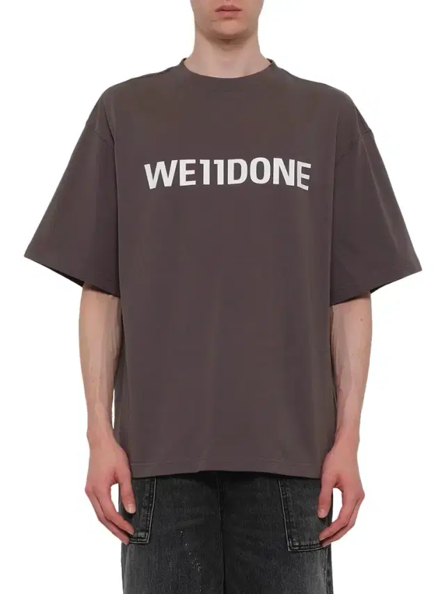 We11Done Basic Logo Large T-shirt in Charcoal Black