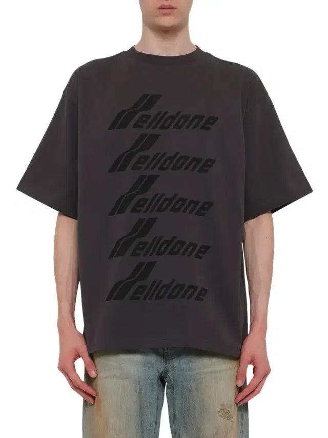 We11Done Classic Front Logo T-shirt in Charcoal Black