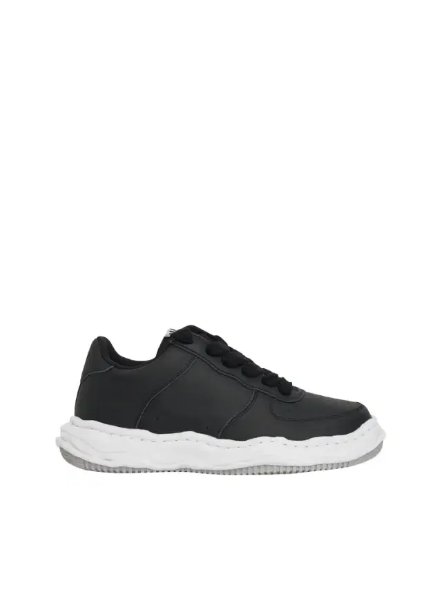 Maison MIHARA YASUHIRO Wayne OG Sneaker in Black/white Black