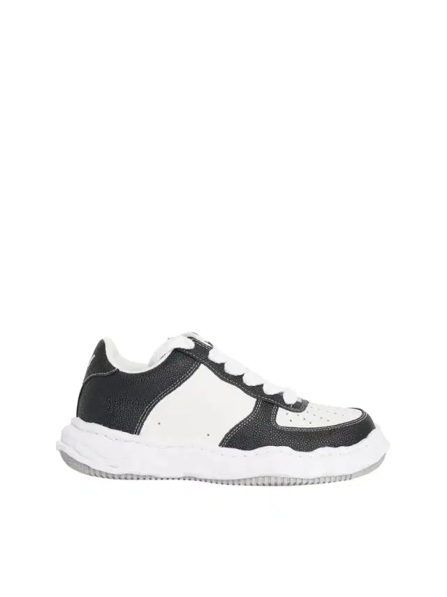Maison MIHARA YASUHIRO Wayne OG Basket Sneaker in Black/white Black