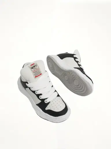 Maison MIHARA YASUHIRO Wayne OG Puffer Sneaker in Black/white Black | Thumbnail 4