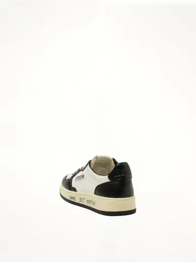 Autry Medalist Low Game Set Bicolour Sneakers in White/black White | Thumbnail 2