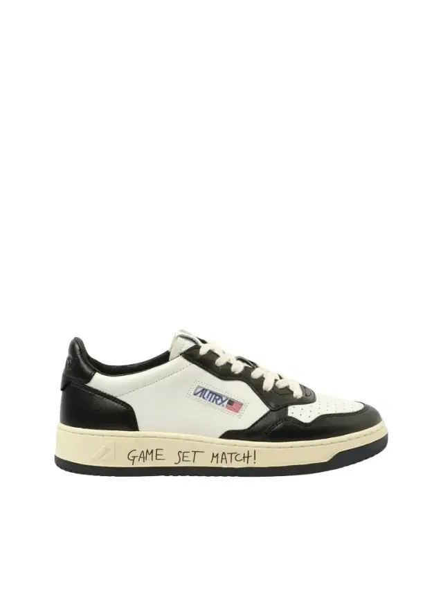 Autry Medalist Low Game Set Bicolour Sneakers in White/black White
