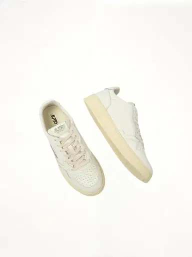 Autry Medalist Low Sneakers in White/white White | Thumbnail 4
