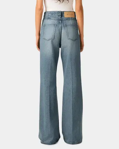 AMI PARIS Flare Fit Mid-Rise Jeans | Thumbnail 3 AMI PARIS Flare Fit Mid-Rise Jeans | Thumbnail 3
