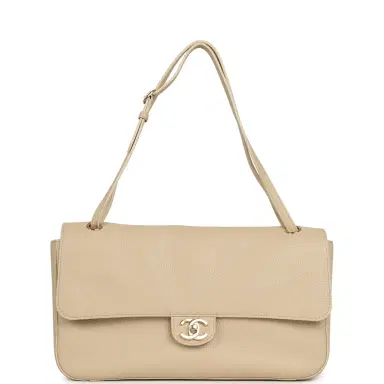 Chanel Chanel Maxi "Souplissimo" Small Flap Bag Light Beige Grained Calfskin Gold Hardware | Thumbnail 7 Chanel Chanel Maxi "Souplissimo" Small Flap Bag Light Beige Grained Calfskin Gold Hardware | Thumbnail 7