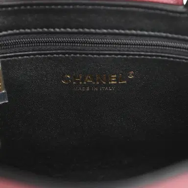Chanel Chanel Small Kelly Shopper Dark Burgundy Caviar Gold Hardware | Thumbnail 8 Chanel Chanel Small Kelly Shopper Dark Burgundy Caviar Gold Hardware | Thumbnail 8