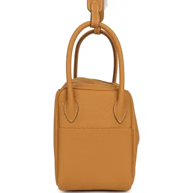 HERMÈS Hermes Lindy 26 Naturel Sable Clemence Gold Hardware | Thumbnail 3 HERMÈS Hermes Lindy 26 Naturel Sable Clemence Gold Hardware | Thumbnail 3