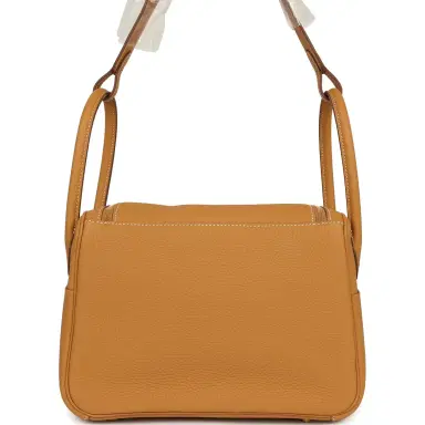 HERMÈS Hermes Lindy 26 Naturel Sable Clemence Gold Hardware | Thumbnail 4 HERMÈS Hermes Lindy 26 Naturel Sable Clemence Gold Hardware | Thumbnail 4