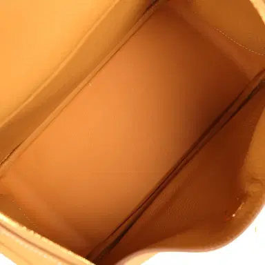 HERMÈS Hermes Lindy 26 Naturel Sable Clemence Gold Hardware | Thumbnail 9 HERMÈS Hermes Lindy 26 Naturel Sable Clemence Gold Hardware | Thumbnail 9