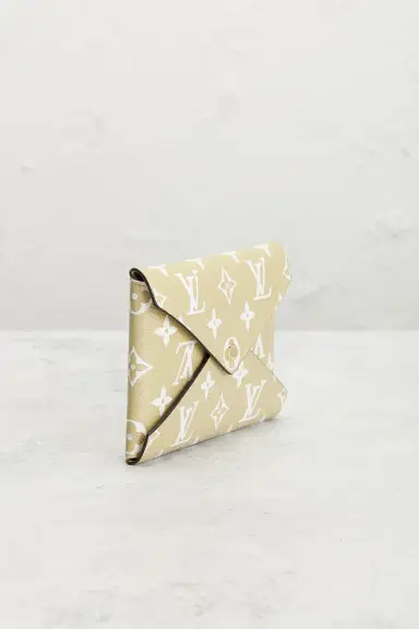 Louis Vuitton Louis Vuitton Limited Edition Monogram Giant Kirigami MM Pochette | Thumbnail 4
