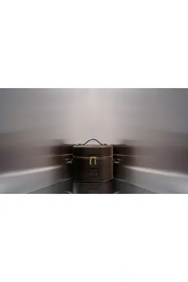 ETOILE COLLECTIVE Oval Toiletry Case | Thumbnail 6