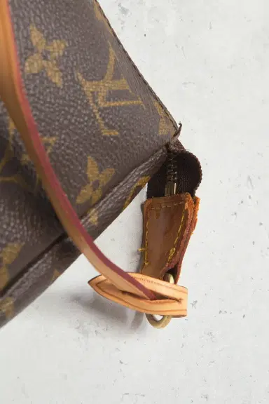 Louis Vuitton Louis Vuitton Monogram Pochette Accessoires Shoulder Bag | Thumbnail 8 Louis Vuitton Louis Vuitton Monogram Pochette Accessoires Shoulder Bag | Thumbnail 8