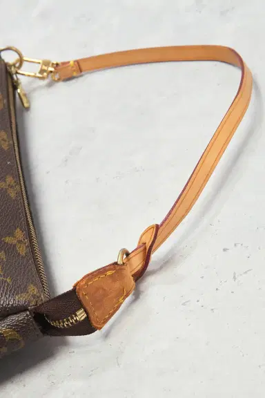 Louis Vuitton Louis Vuitton Monogram Pochette Accessoires Shoulder Bag | Thumbnail 9 Louis Vuitton Louis Vuitton Monogram Pochette Accessoires Shoulder Bag | Thumbnail 9