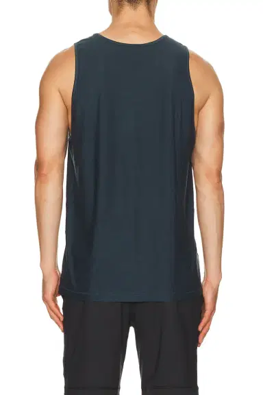 Vuori Strato Tech Tank | Thumbnail 2