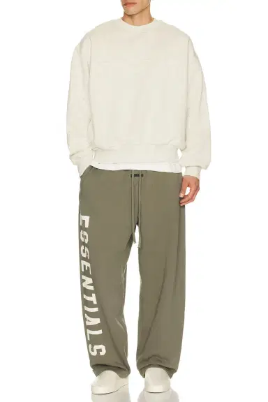 Fear of God Essentials Classic Crewneck Sweatshirt | Thumbnail 3