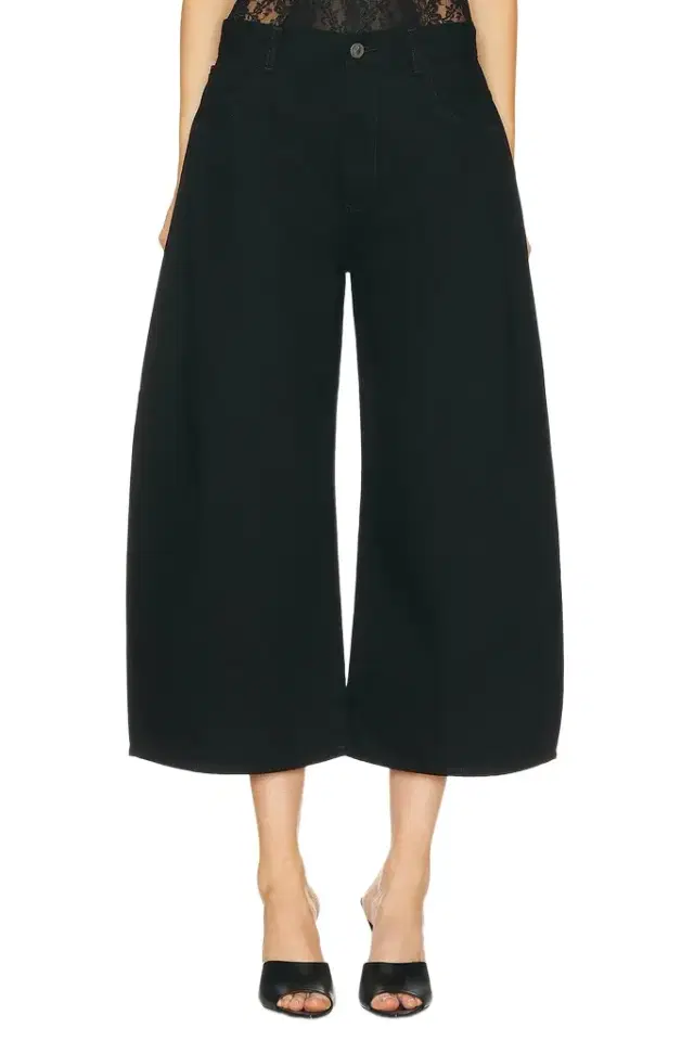 The Attico Curved Short Leg