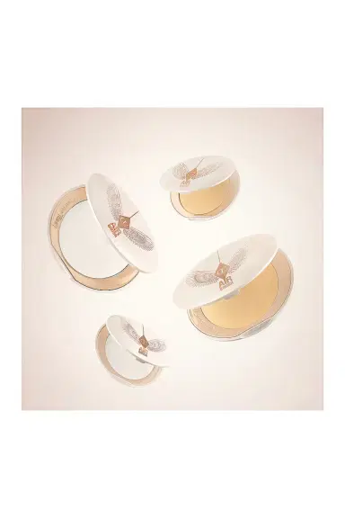 Charlotte Tilbury Mini Airbrush Brightening Flawless Finish Powder | Thumbnail 4 Charlotte Tilbury Mini Airbrush Brightening Flawless Finish Powder | Thumbnail 4